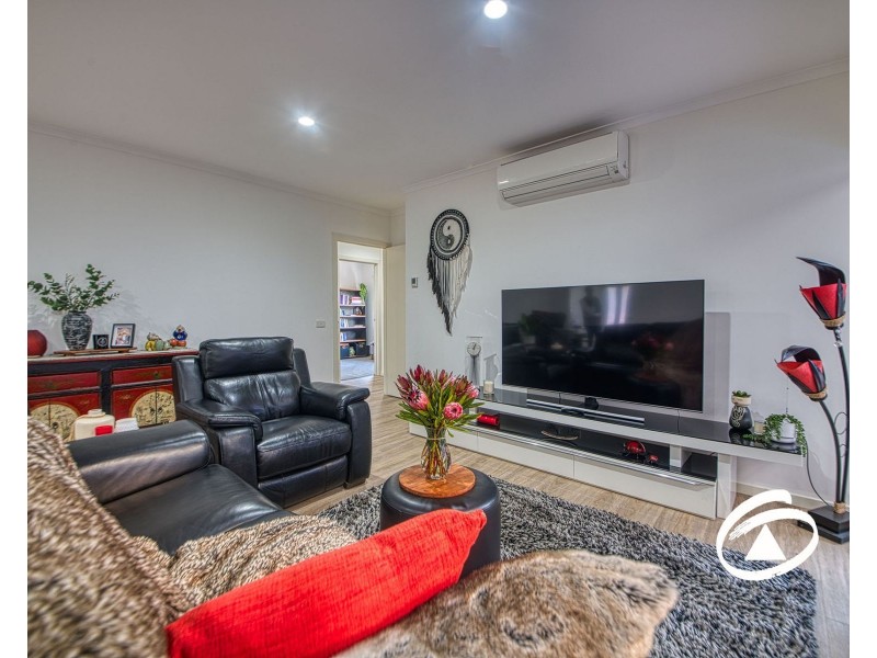 2/4-6 May Court, Garfield VIC 3814