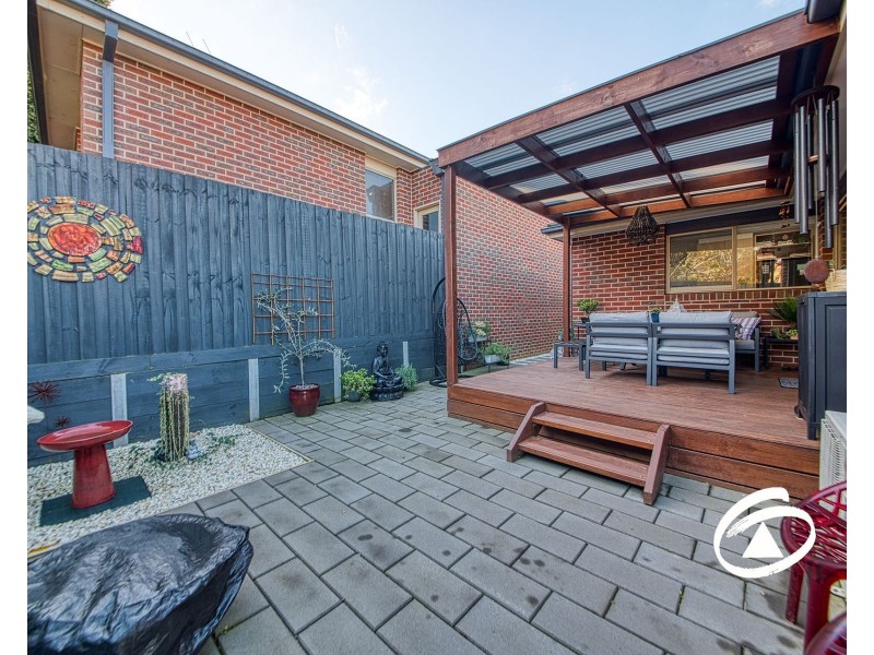2/4-6 May Court, Garfield VIC 3814