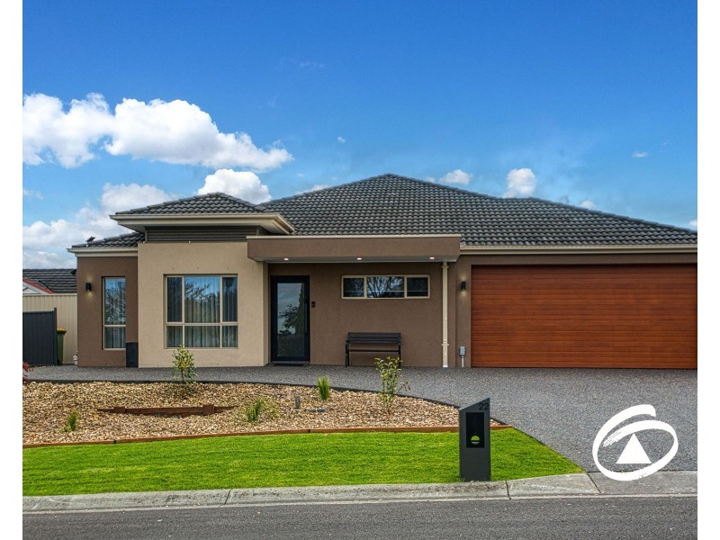 22 Macquarie Circuit, Pakenham VIC 3810