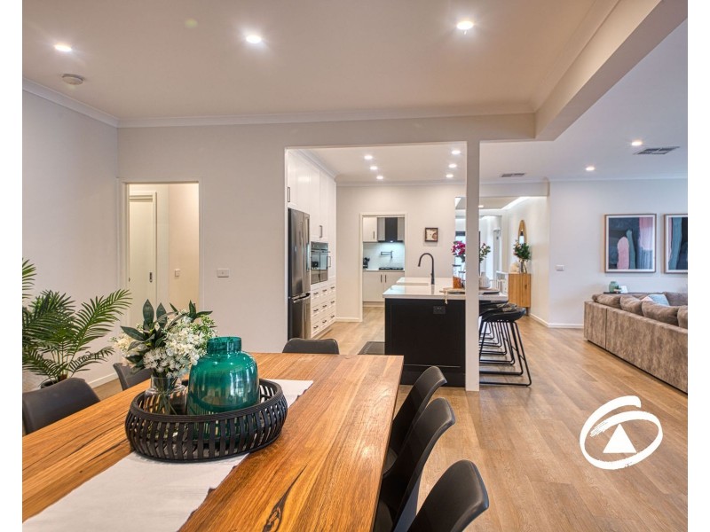 22 Macquarie Circuit, Pakenham VIC 3810