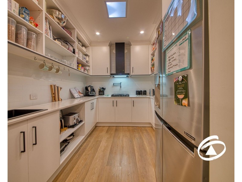 22 Macquarie Circuit, Pakenham VIC 3810