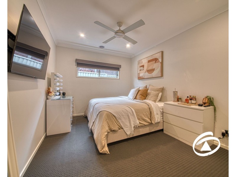 22 Macquarie Circuit, Pakenham VIC 3810