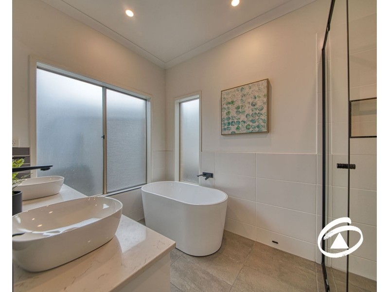 22 Macquarie Circuit, Pakenham VIC 3810