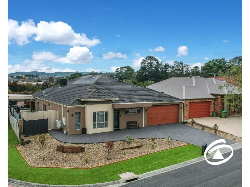 22 Macquarie Circuit, Pakenham VIC 3810