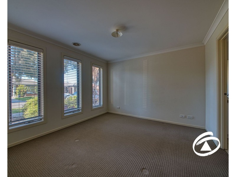 32 Sienna Way, Pakenham VIC 3810
