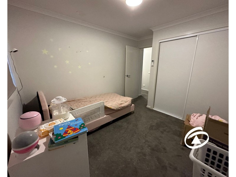 16 Bronnie Street, Clyde North VIC 3978