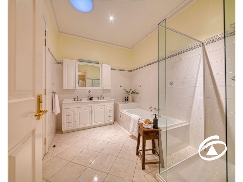 31 Hoyles Road, Pakenham Upper VIC 3810