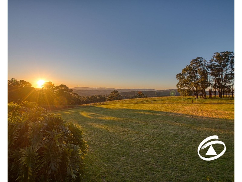 31 Hoyles Road, Pakenham Upper VIC 3810