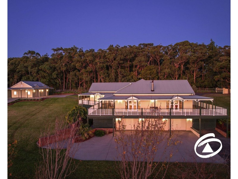 31 Hoyles Road, Pakenham Upper VIC 3810