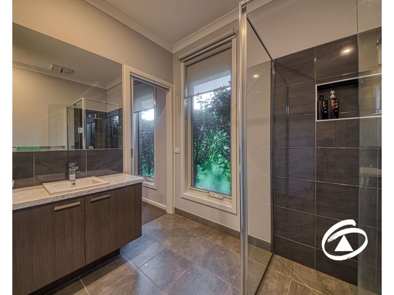 27 Royanne Close, Bunyip VIC 3815