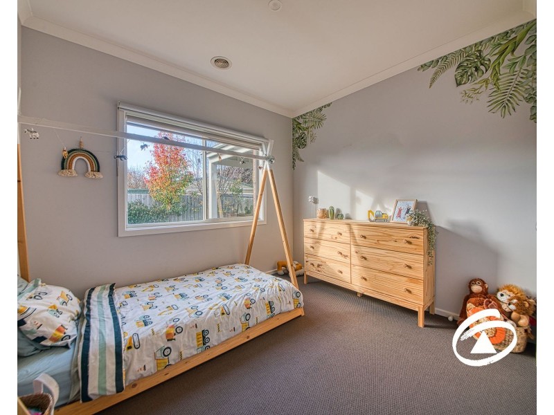27 Royanne Close, Bunyip VIC 3815