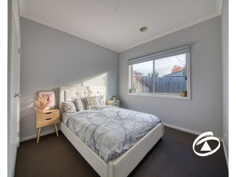 27 Royanne Close, Bunyip VIC 3815