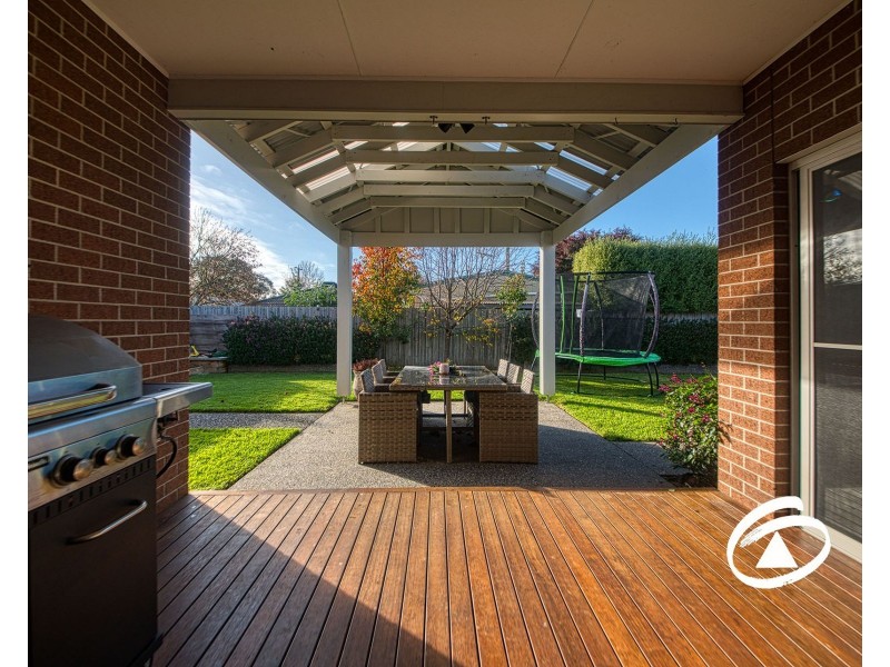 27 Royanne Close, Bunyip VIC 3815