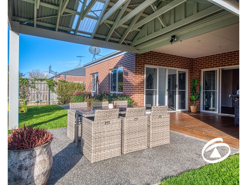 27 Royanne Close, Bunyip VIC 3815