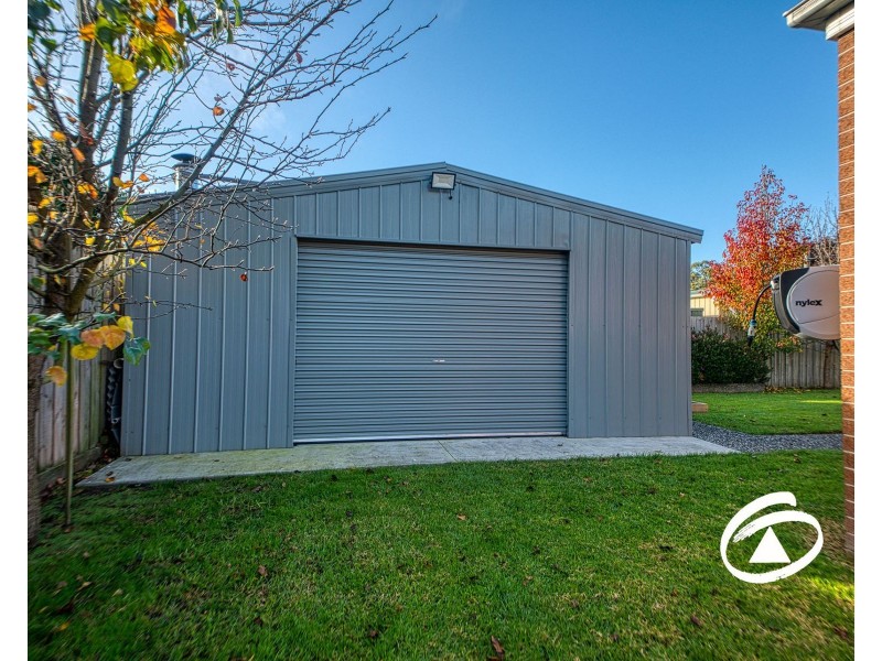 27 Royanne Close, Bunyip VIC 3815