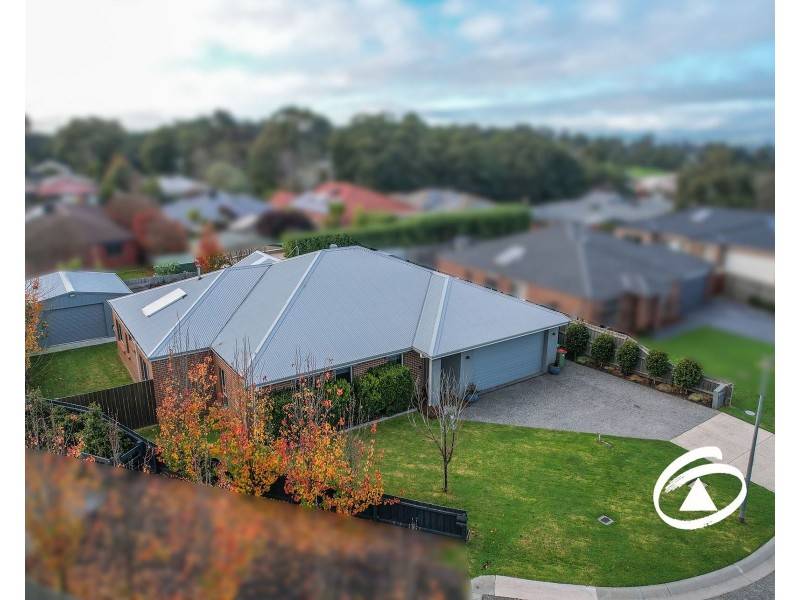 27 Royanne Close, Bunyip VIC 3815