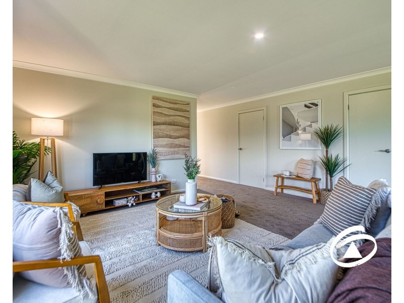 35 Springwater Drive, Drouin VIC 3818