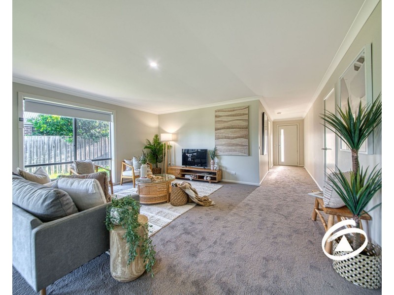 35 Springwater Drive, Drouin VIC 3818