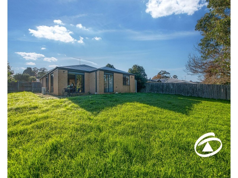 35 Springwater Drive, Drouin VIC 3818
