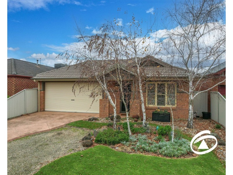 10 Stokes Green, Pakenham VIC 3810