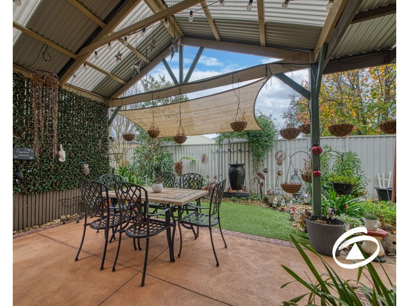 10 Stokes Green, Pakenham VIC 3810