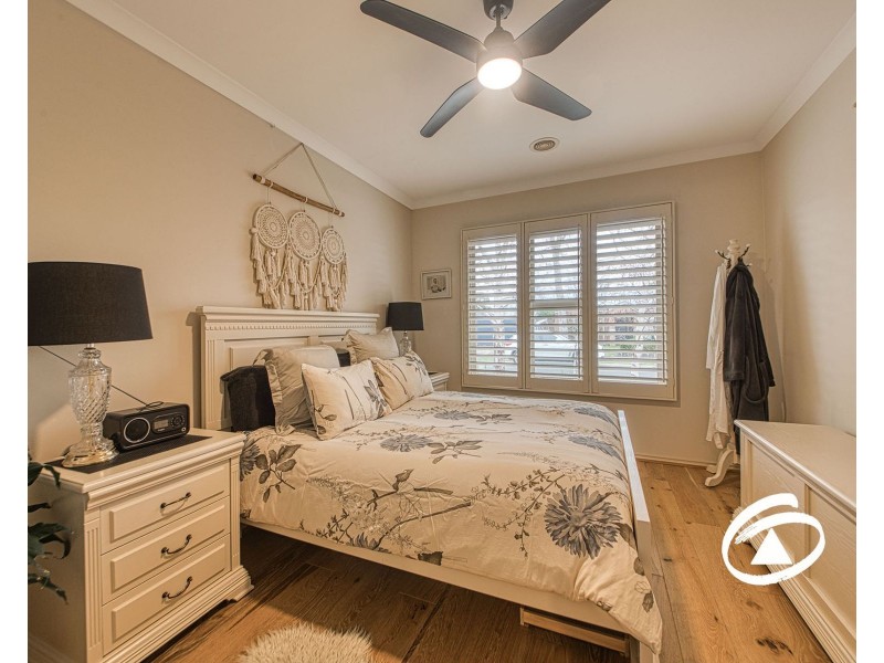 10 Stokes Green, Pakenham VIC 3810