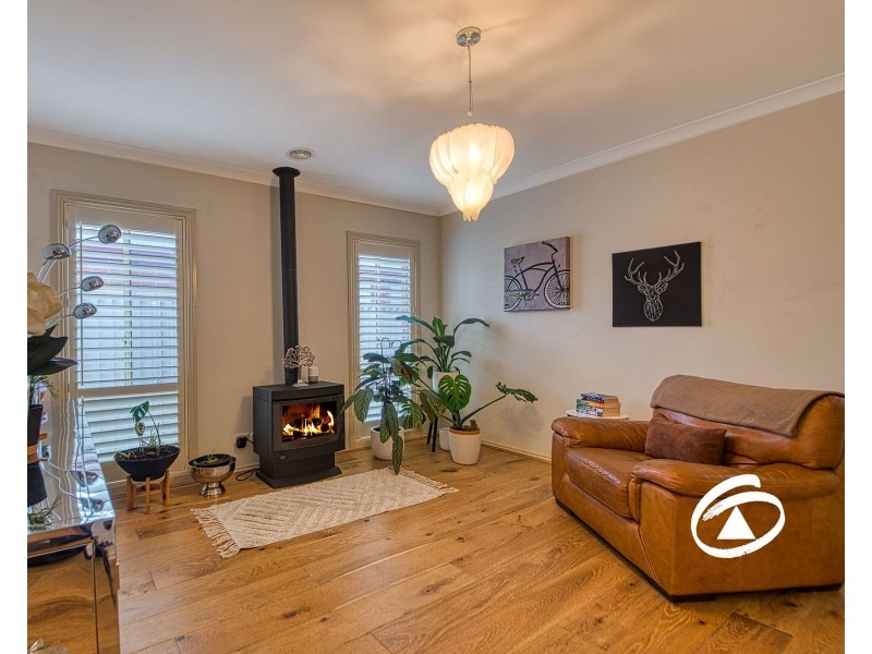 10 Stokes Green, Pakenham VIC 3810