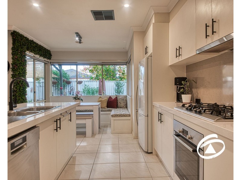 10 Stokes Green, Pakenham VIC 3810