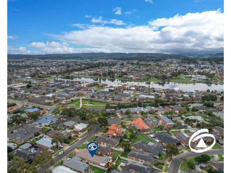 10 Stokes Green, Pakenham VIC 3810