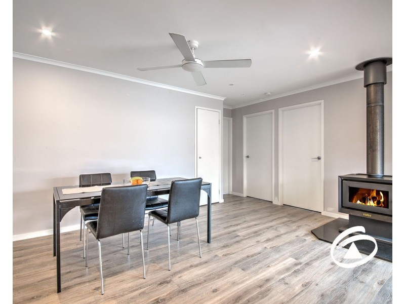 6 Bluegrass Crescent, Pakenham VIC 3810