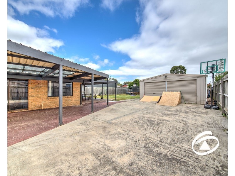 6 Bluegrass Crescent, Pakenham VIC 3810