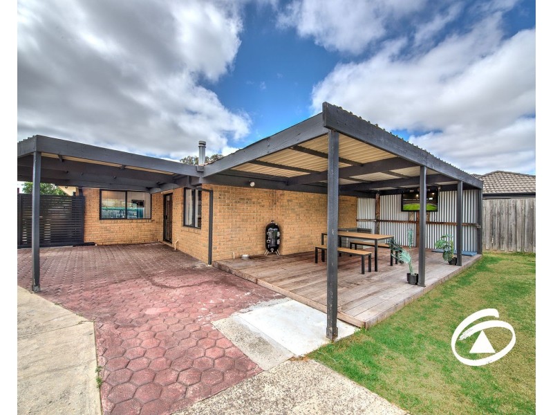6 Bluegrass Crescent, Pakenham VIC 3810