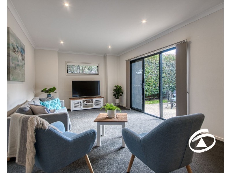 1 Officedale Rd, Officer VIC 3809