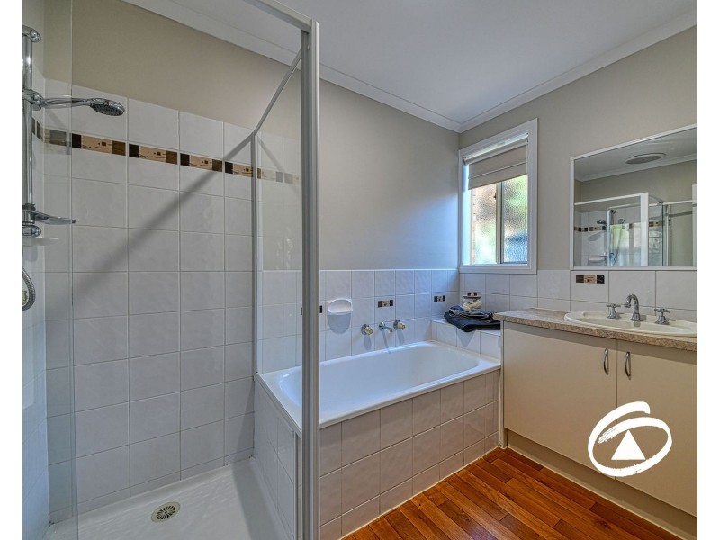 68 Shearwater Drive, Pakenham VIC 3810