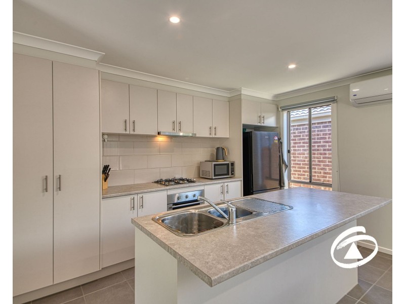 4/5 Spencer Place, Pakenham VIC 3810