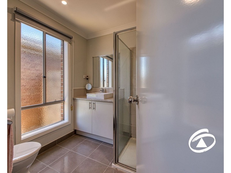 4/5 Spencer Place, Pakenham VIC 3810