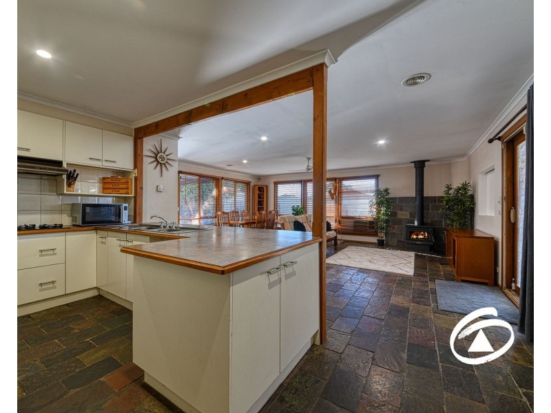 11 Bluegrass Crescent, Pakenham VIC 3810