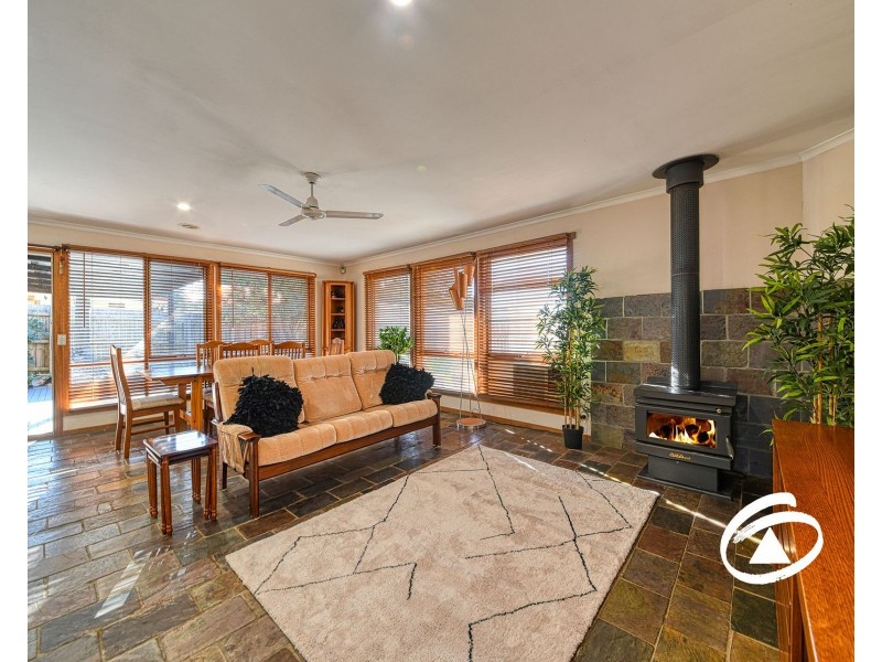 11 Bluegrass Crescent, Pakenham VIC 3810