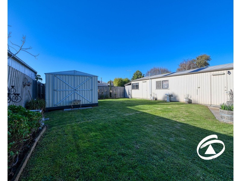 11 Bluegrass Crescent, Pakenham VIC 3810
