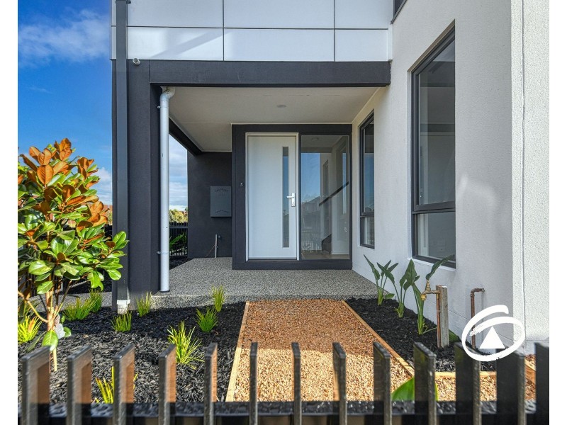 2 Sherlock Walk, Officer VIC 3809