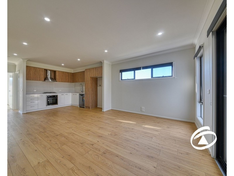 2 Sherlock Walk, Officer VIC 3809