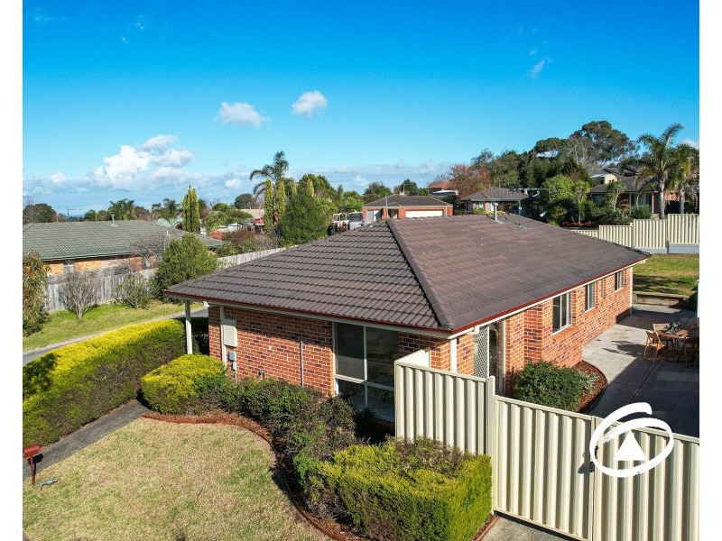 9 Ben Drive, Pakenham VIC 3810