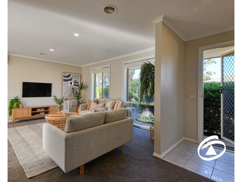 9 Ben Drive, Pakenham VIC 3810