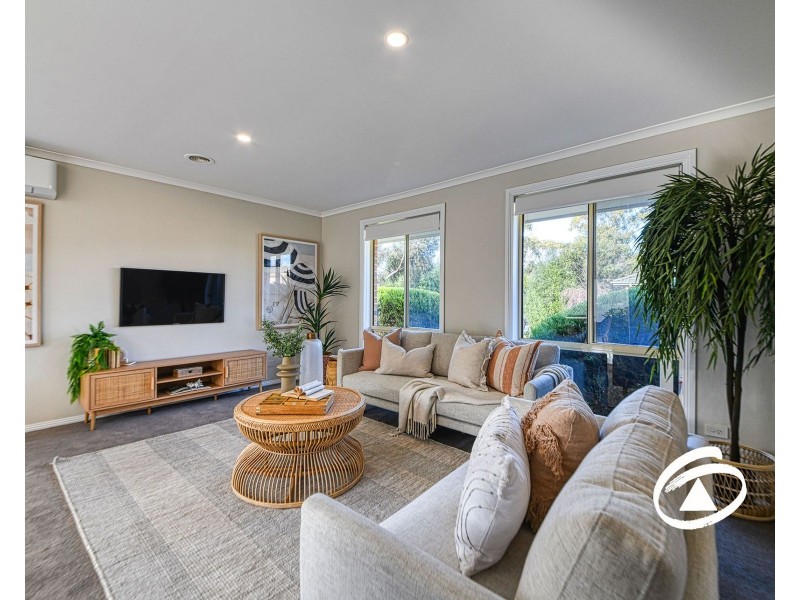 9 Ben Drive, Pakenham VIC 3810