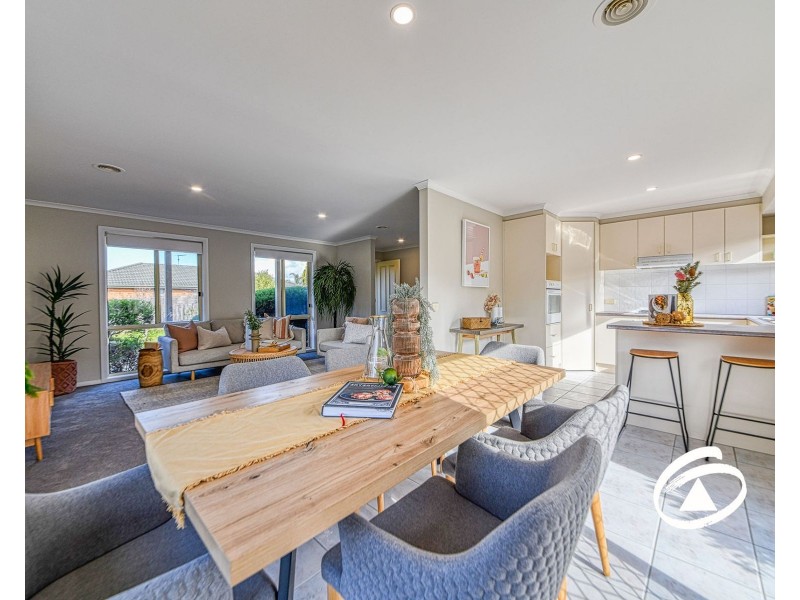 9 Ben Drive, Pakenham VIC 3810