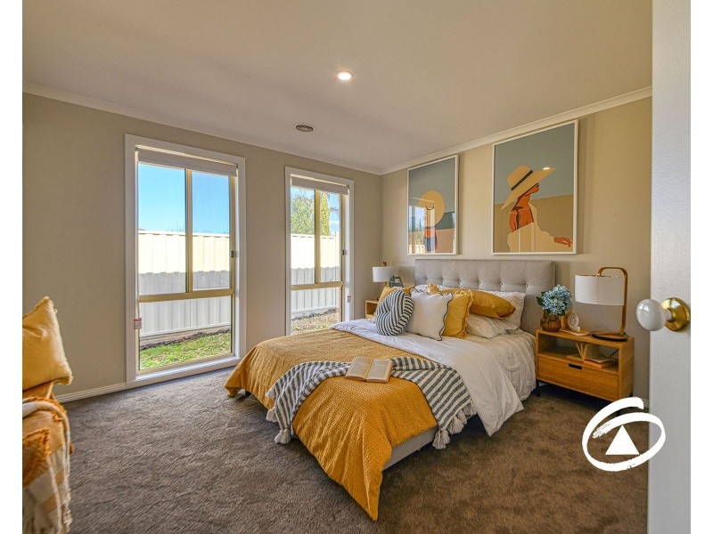 9 Ben Drive, Pakenham VIC 3810