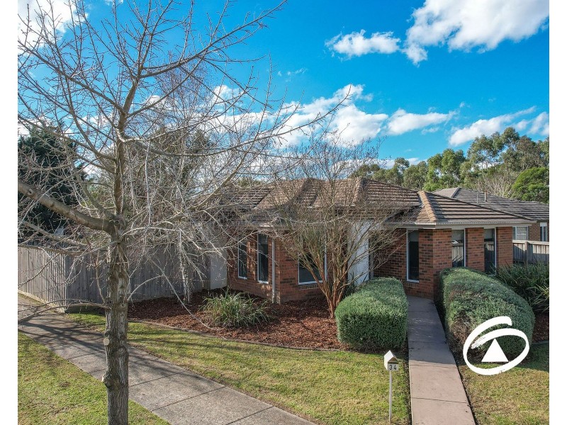 34 Kosta Boda Boulevard, Pakenham VIC 3810