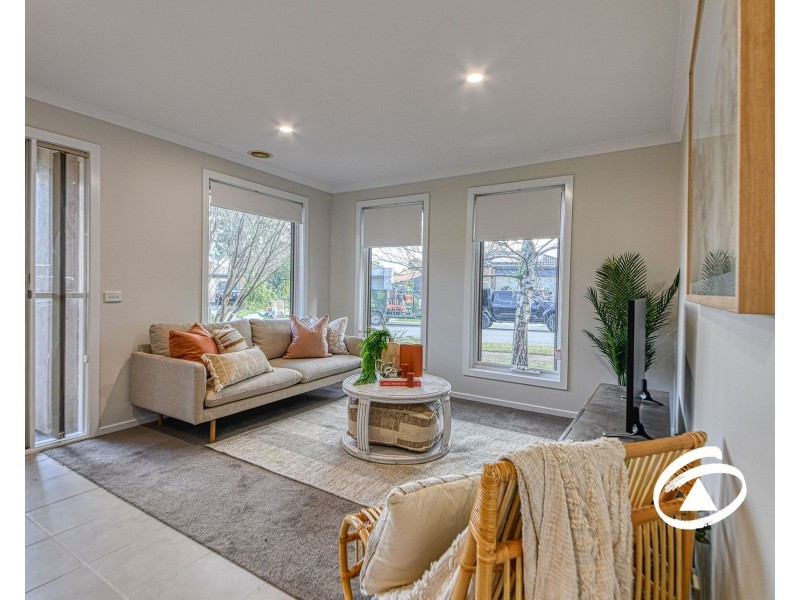 34 Kosta Boda Boulevard, Pakenham VIC 3810