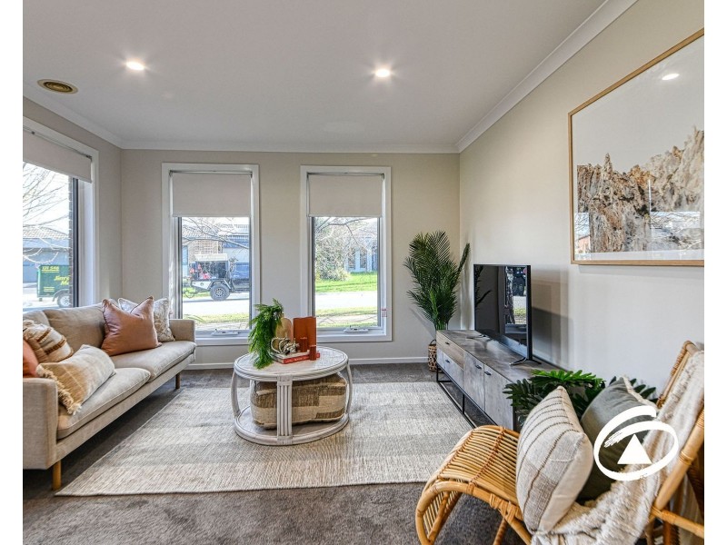 34 Kosta Boda Boulevard, Pakenham VIC 3810