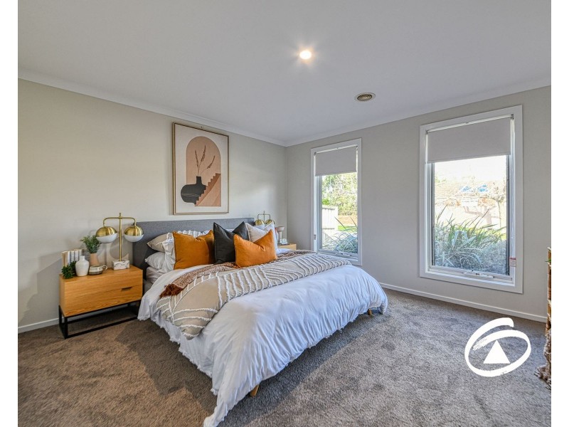 34 Kosta Boda Boulevard, Pakenham VIC 3810
